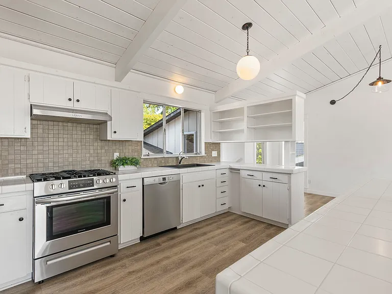13981 Mercado Dr — Photo 17