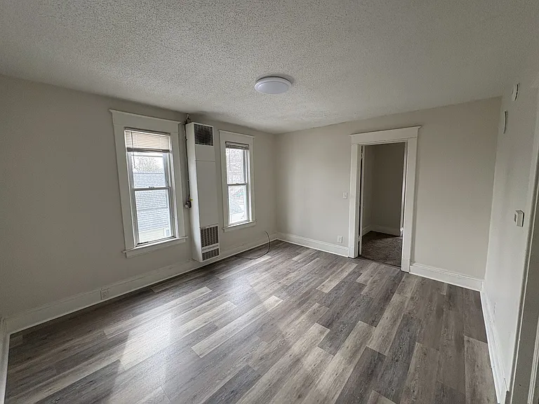 744 Oakland Ave SW — Photo 6