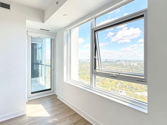 5th image of 609 Sherbourne St #4608
