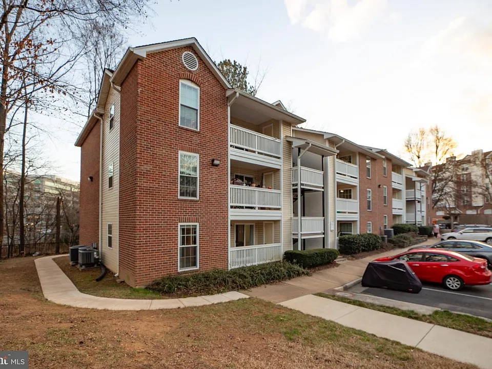 1501 Lincoln Way #101
