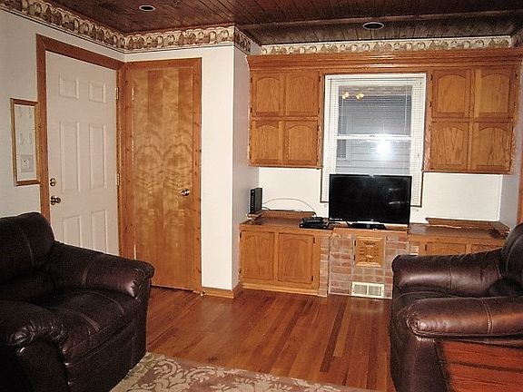 4th image of 1501 N Kenmore St
