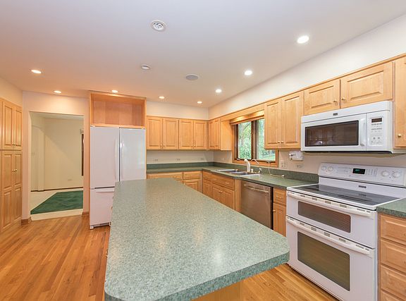 3rd image of 38570 N Shagbark Ln