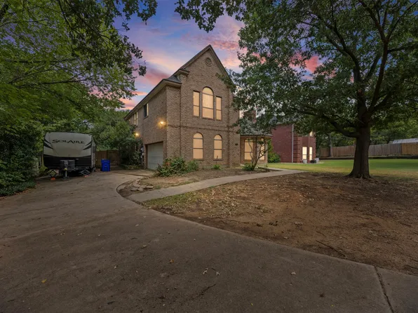 108 Arthur Dr, Kennedale, TX 76060