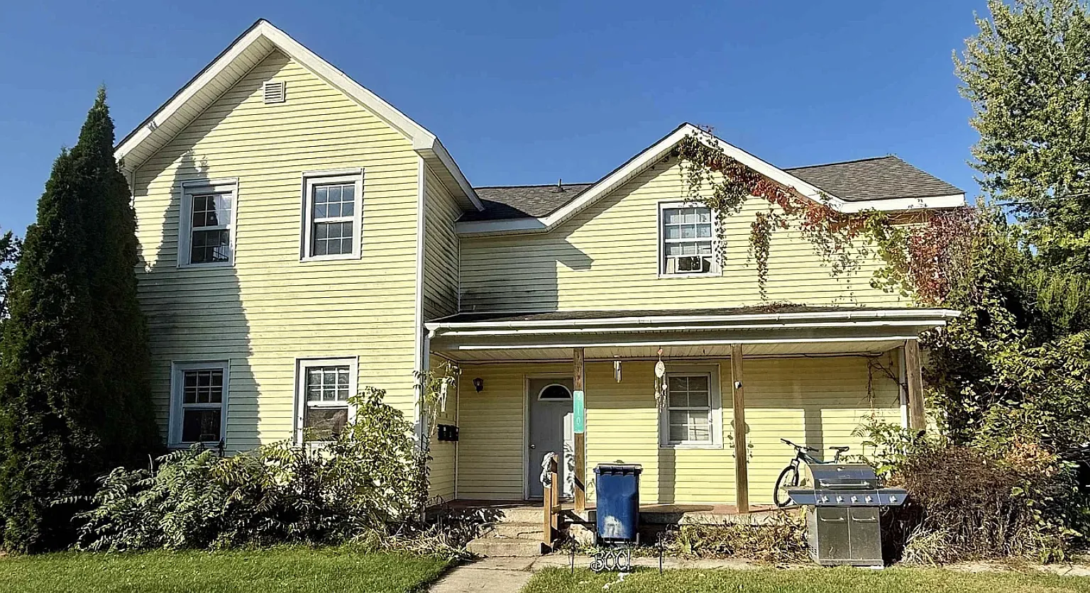 710 Chesaning St — Photo 1