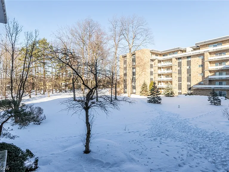 2112 Acacia Park Dr #209 — Photo 23