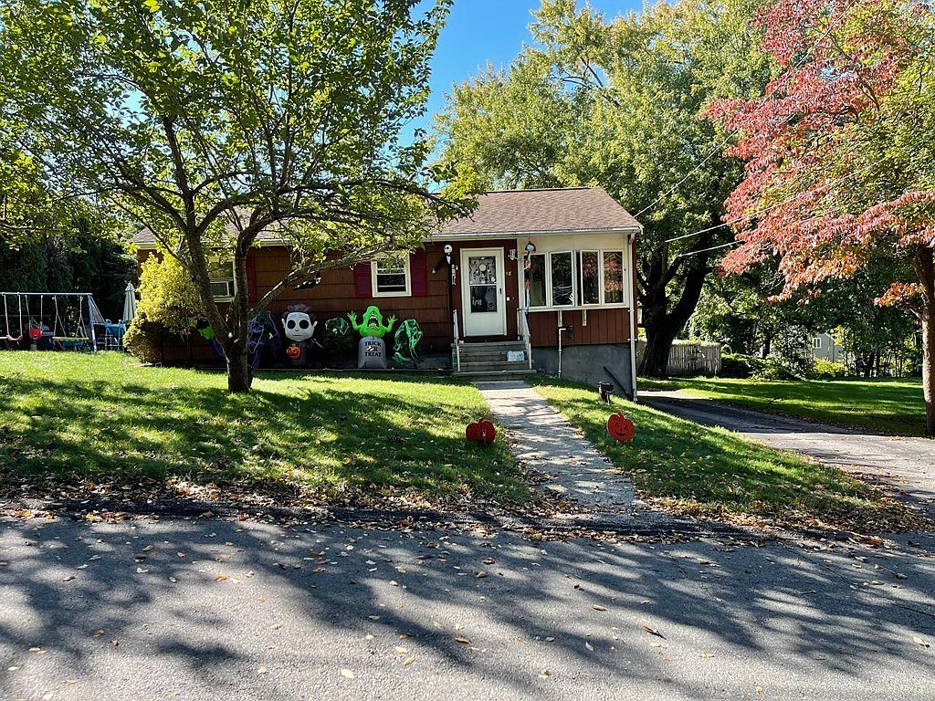 18 Pauline St, Westport, MA 02790 Zillow