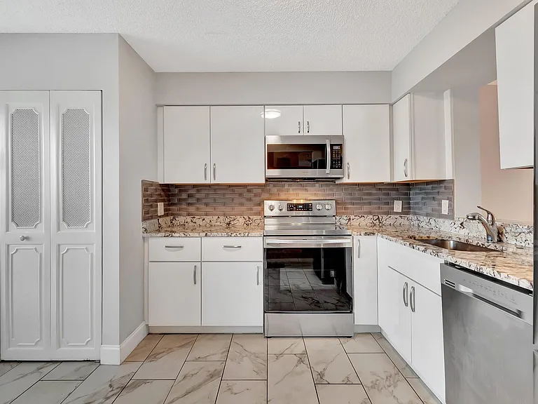 14623 Bonaire Blvd #502 — Photo 11