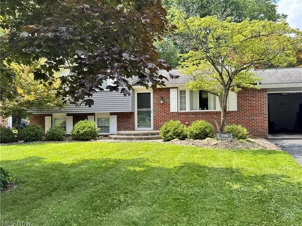 7763 Raglan Dr NE, Warren, OH 44484