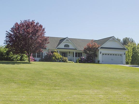 2nd image of 303 Royal Ln