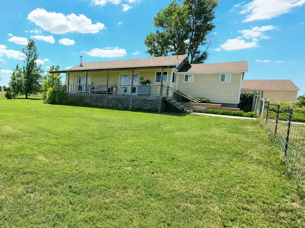 638 N James Dr, Hershey, NE 69143