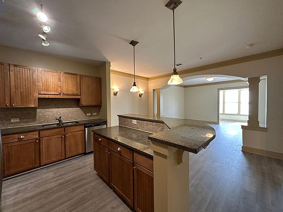 4th image of 226 Cosgrove Ave #226C