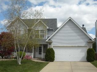 11 Walnut Grove Ct, Lake In The Hills, IL 60156