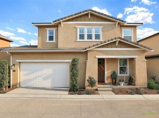 160 Barnes Rd, Tustin, CA 92782