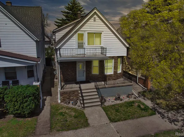 2263 Florian St, Hamtramck, MI 48212