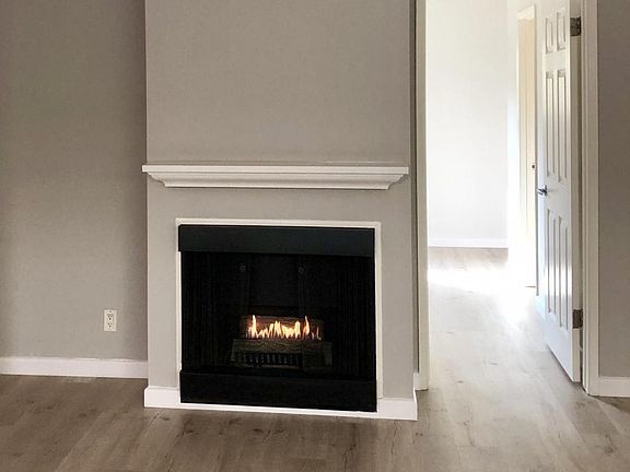 2nd image of 1409 Superior Ave APT 05