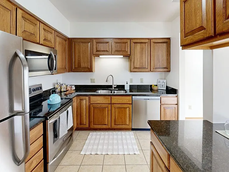 Sauk Creek Apartments — Photo 13