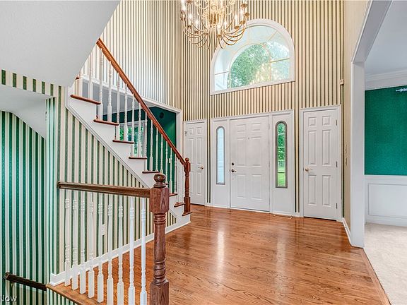 2nd image of 37725 Windy Hill Ln