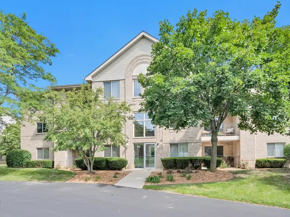6820 Ridge Point Dr #1D, Oak Forest, IL 60452