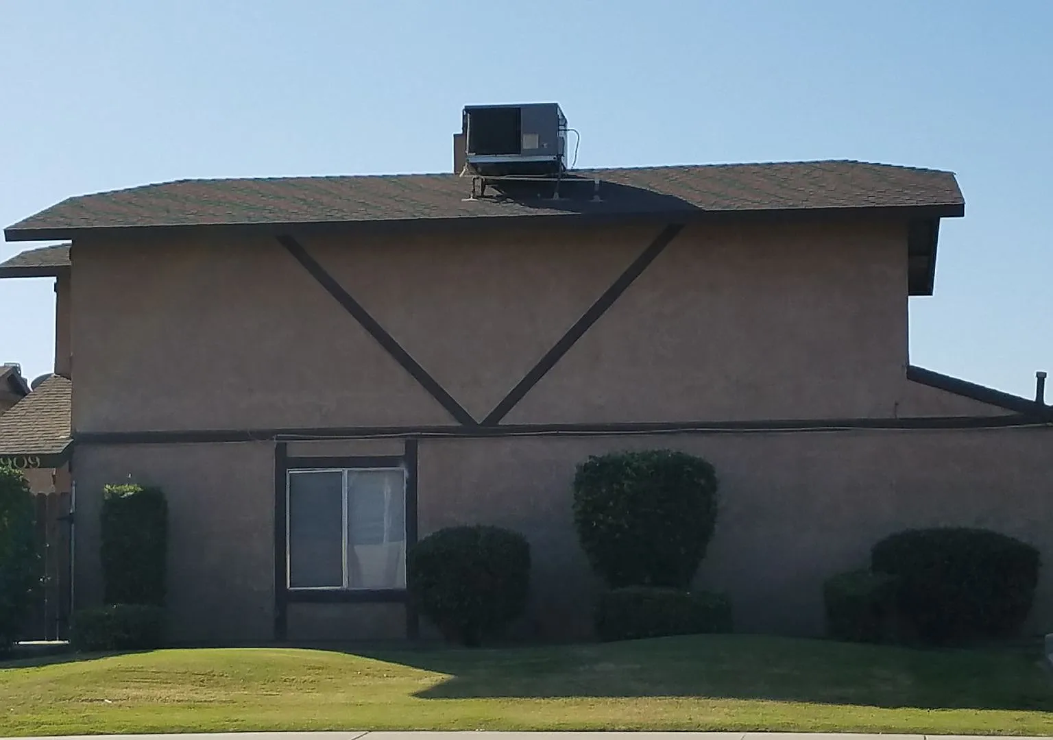 7909 S Laurelglen Blvd — Photo 1