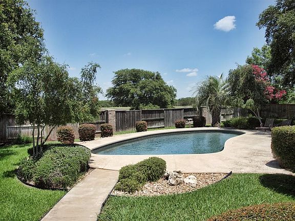 Your swimming pool awaits!