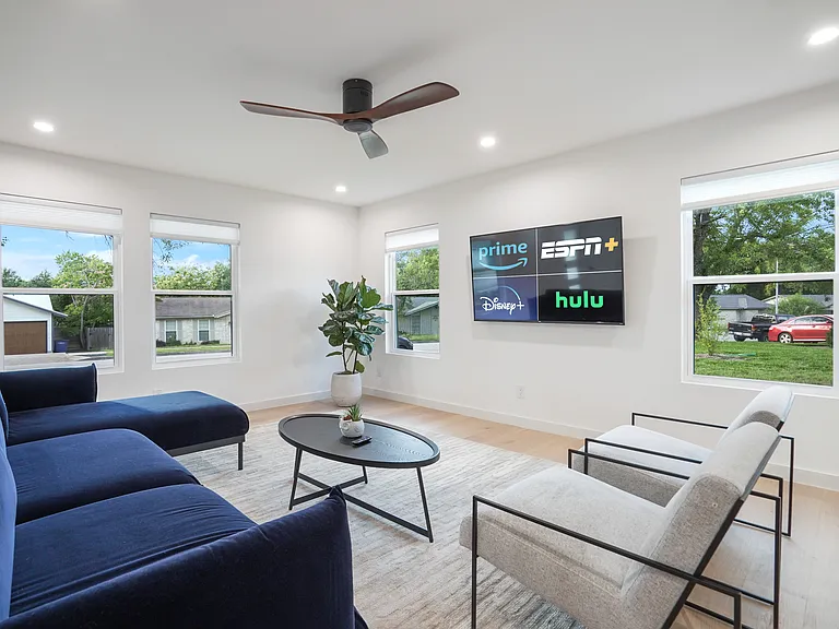 2304 Aldford Dr — Photo 7
