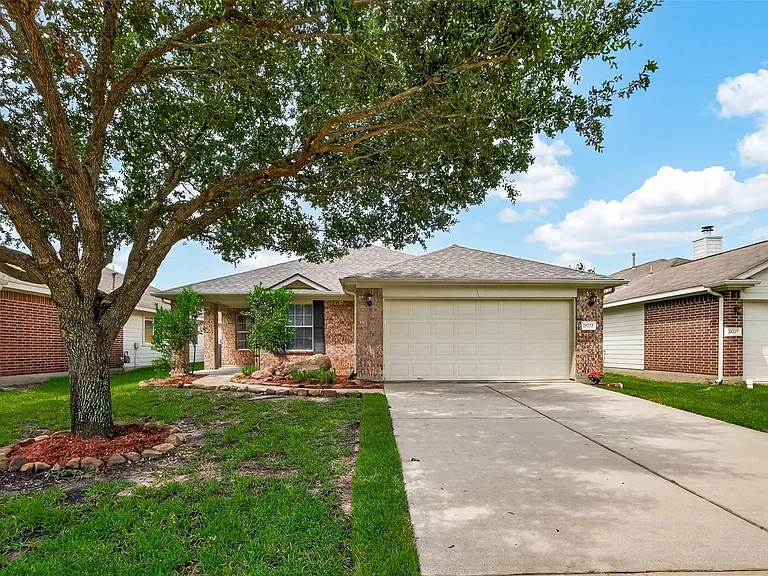 25223 Clover Ranch Dr — Photo 3