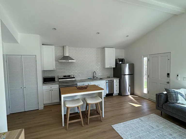 17610 Baltar St — Photo 5