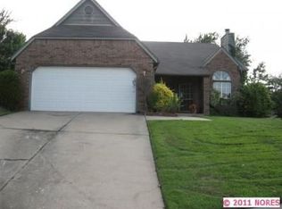 1216 N Willow Ave N, Broken Arrow, OK 74012