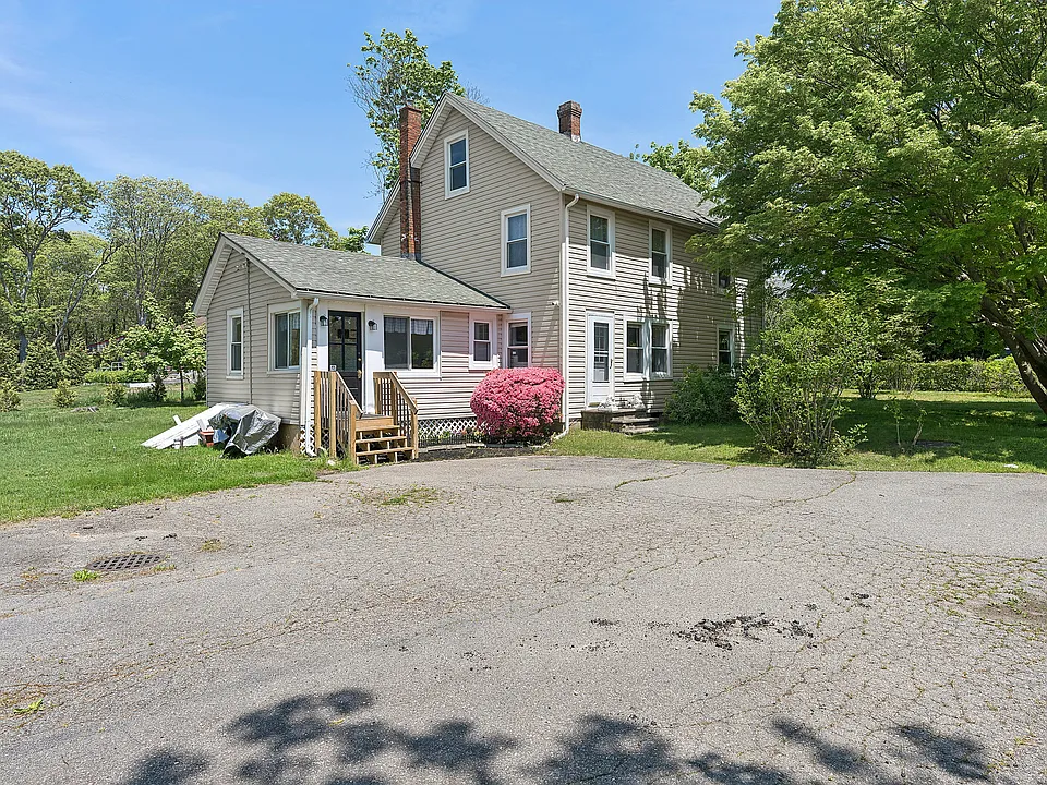 37 N Bishops Ln