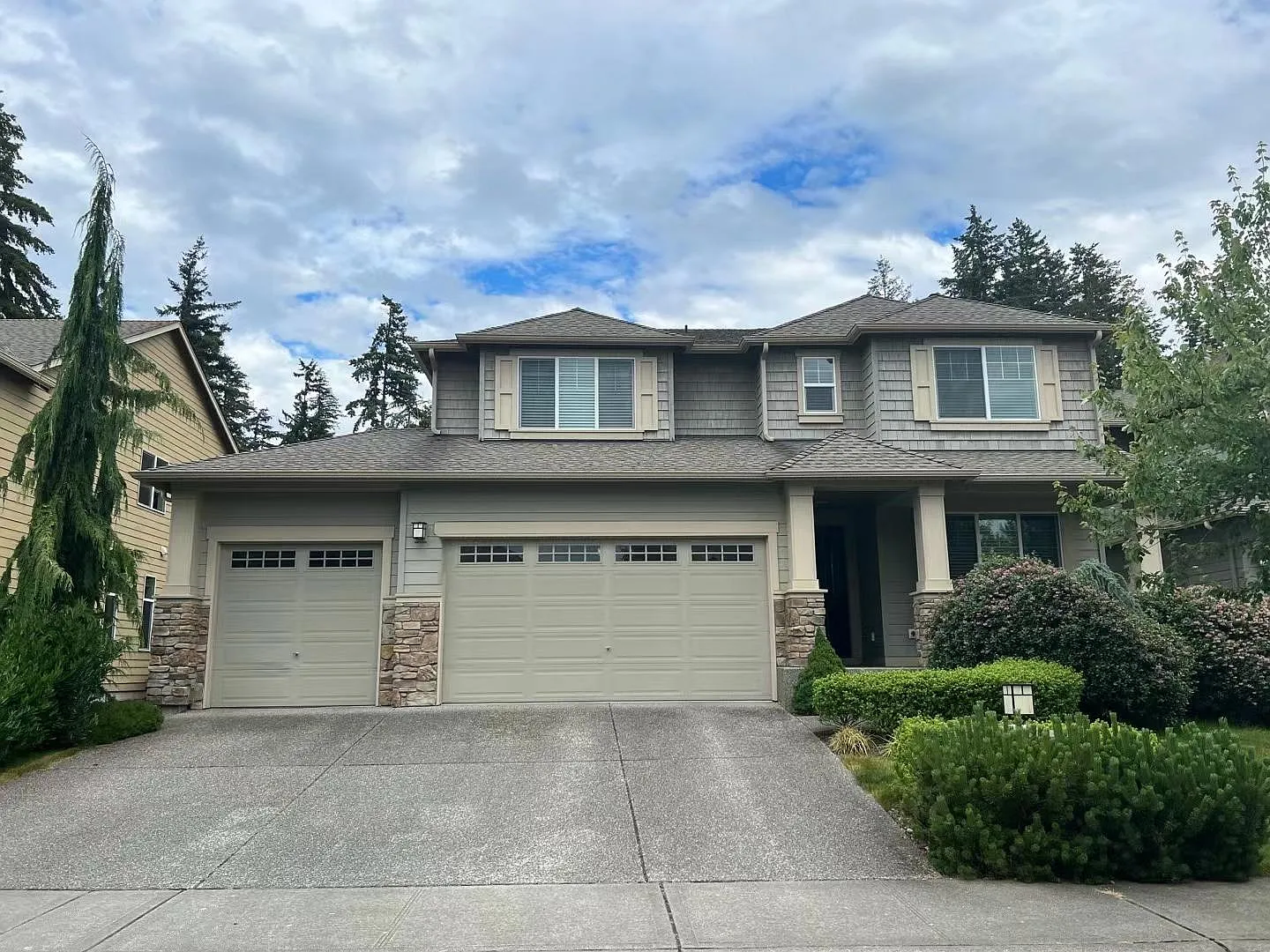 5 bed, 3130 sqft, $4,950 — Photo 3