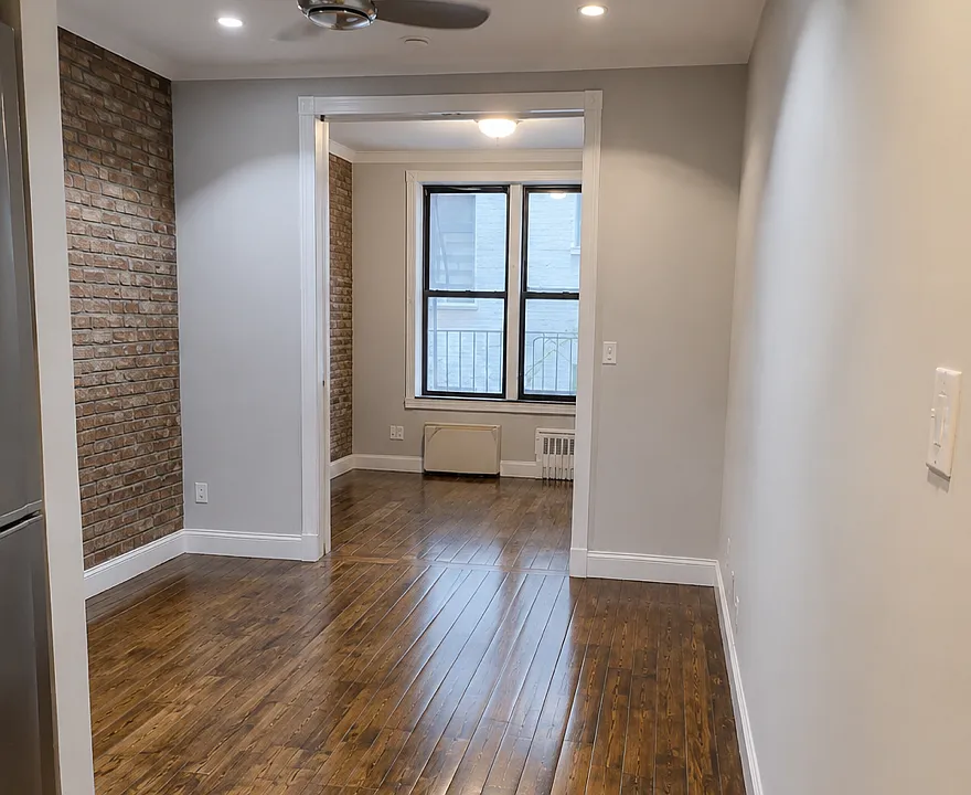209 E 25th St #2E