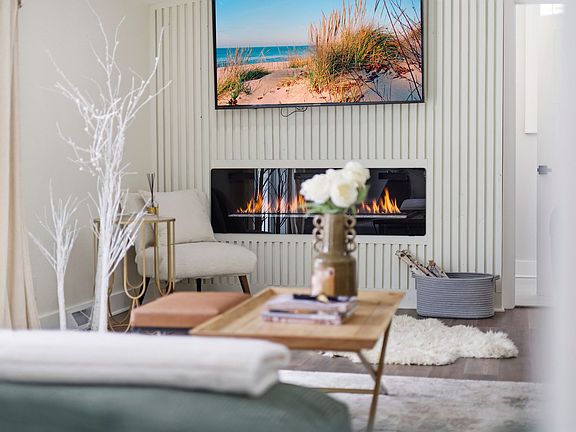 2nd image of 8460 Warren Woods Rd