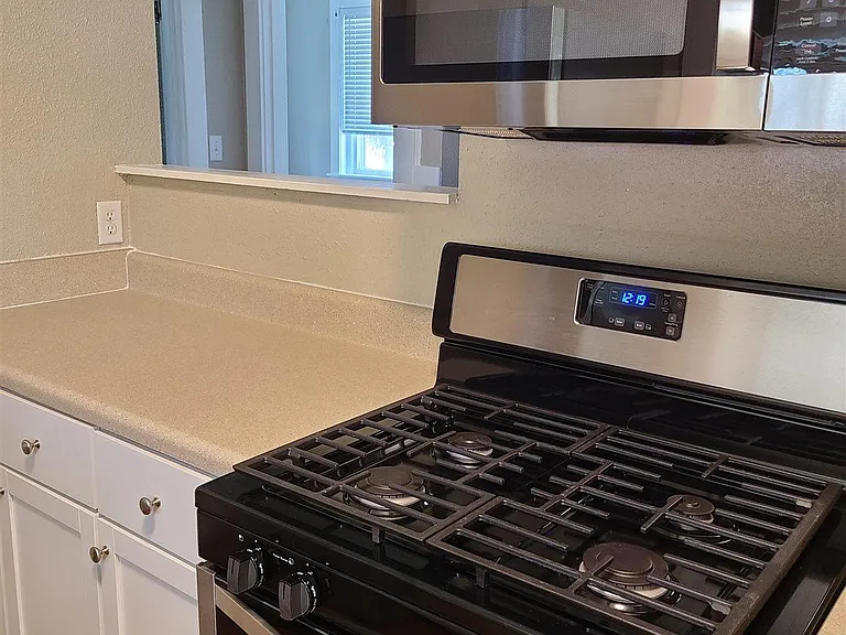 504 N Spring St #B — Photo 5