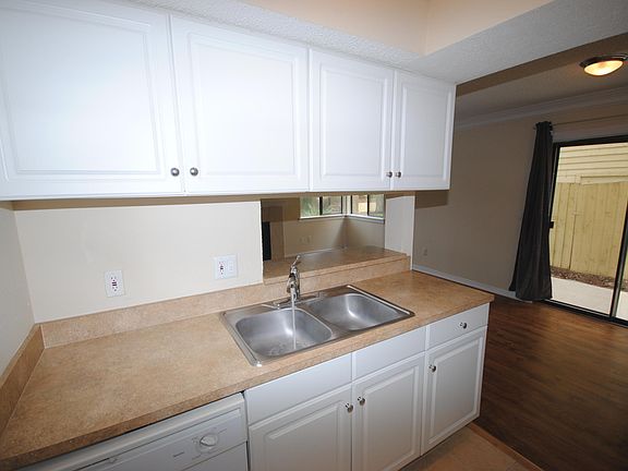 5th image of 100 Fairway Park Blvd Unit 705