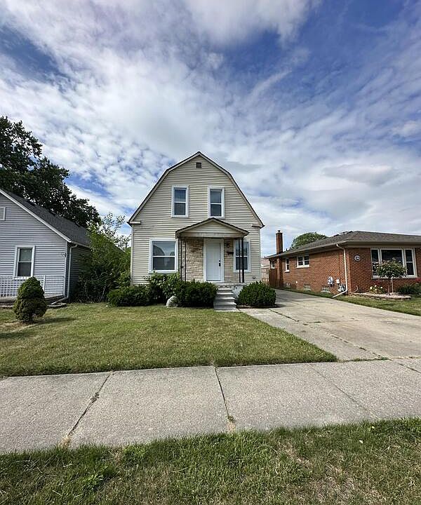 1st image of 13128 Balsam St
