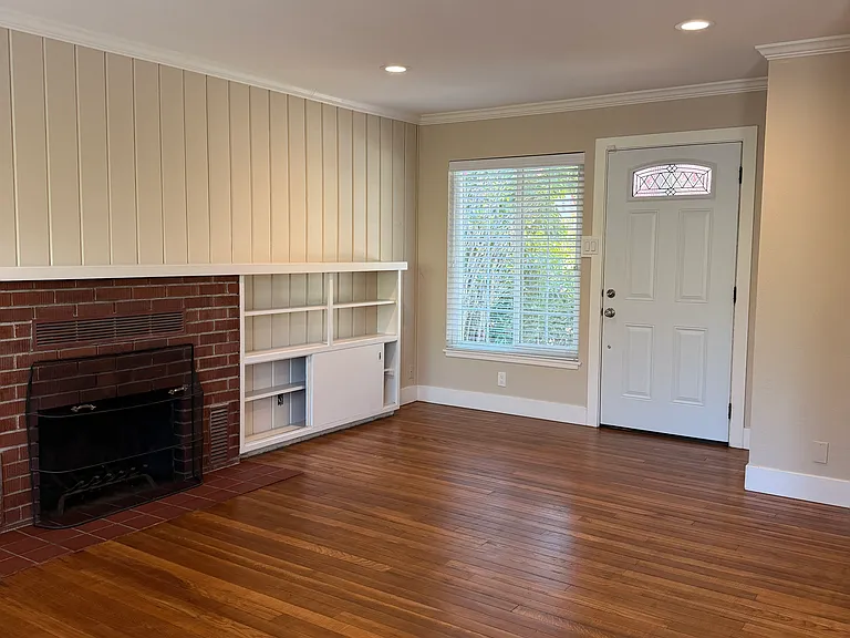 1906 Diamond Ct — Photo 10