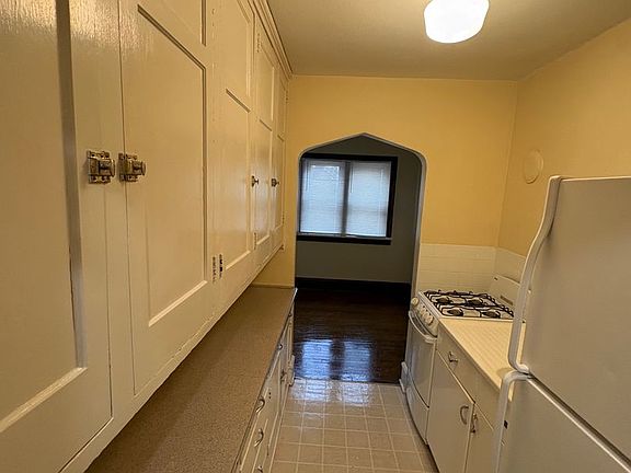 2nd image of 939 N Church St #9