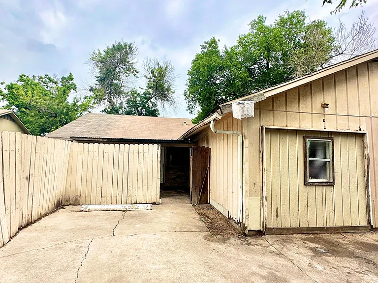 207 W William Cannon Dr #B — Photo 4