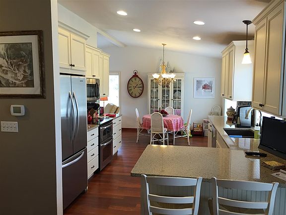 2nd image of 4107 S Greystone Ln