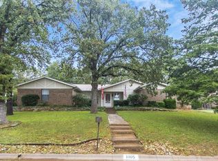 1005 Shadow Ridge Dr, Azle, TX 76020