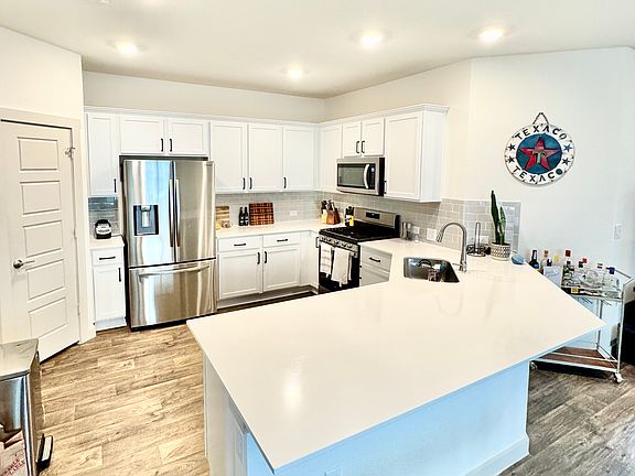 2nd image of 3004 Egan Dr