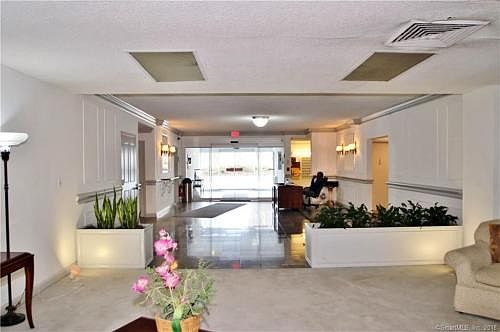 4th image of 1 Strawberry Hill Ave APT 12B