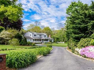 8 Meadowfarm Ln, Cold Spring Harbor, NY 11724