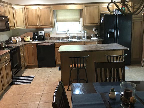 Kitchen & Dining with Island