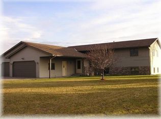 535 Stagecoach Trl, Hudson, WI 54016