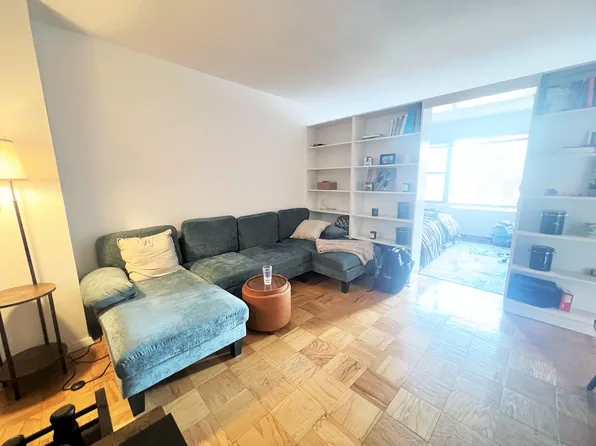 245 East 63rd Street image 2 of 13