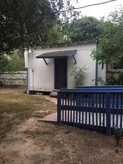 2nd image of 318 W Ciro Caceres Ave
