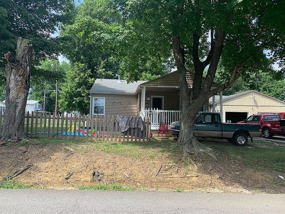 1st image of 303 E 5th St