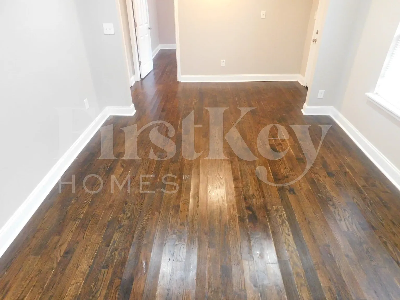 3 bed, 1.5 bath, 1201 sqft, $2,010 — Photo 2