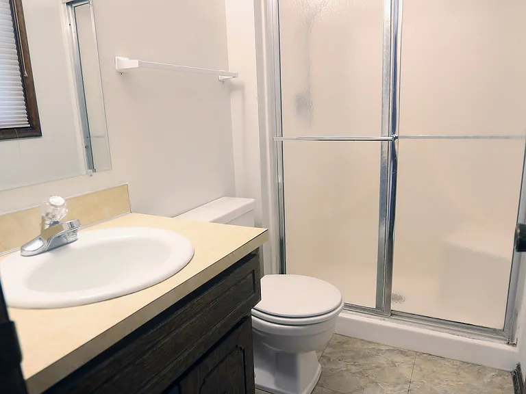 6734 S 73rd Ave — Photo 35